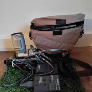 Sony DSC-F505V 3.3MP Cyber-Shot Digital Camera Video/Photo - Use or Spare Parts